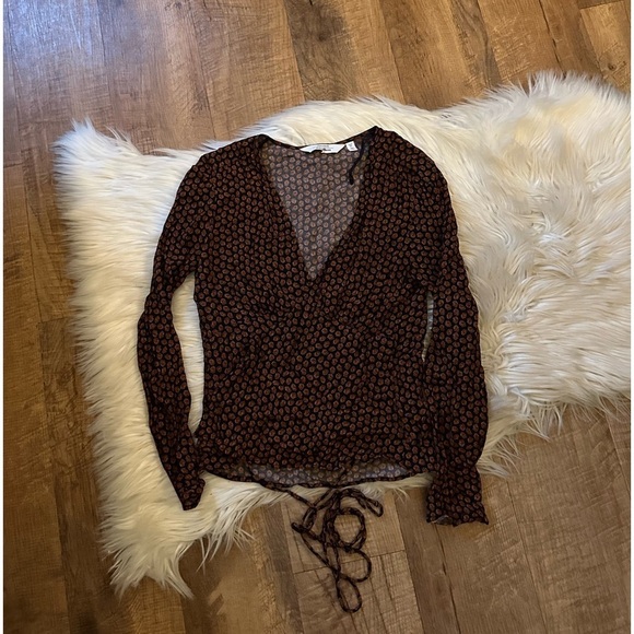 & OTHER STORIES Squiggle Print Wrap Top - Picture 3 of 4